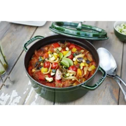 Staub Gietijzeren Braadpan 28 Cm / 6,75 L, Rond, Basilicum -Kook Warm Verkoopwinkel 000017126