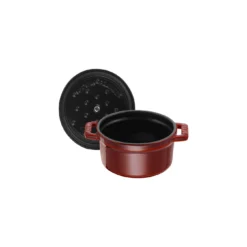 Staub Mini Braadpan 10 Cm / 250 Ml, Rond, Grenadine Rood 12 Staub Mini Braadpan 10 Cm / 250 Ml, Rond, Grenadine Rood -Kook Warm Verkoopwinkel 40509 805 0 5