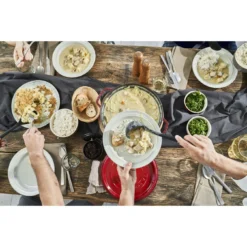 Staub Gietijzeren Braadpan 28 Cm / 6,75 L, Rond, Kersenrood 11 Staub Gietijzeren Braadpan 28 Cm / 6,75 L, Rond, Kersenrood -Kook Warm Verkoopwinkel 424418232