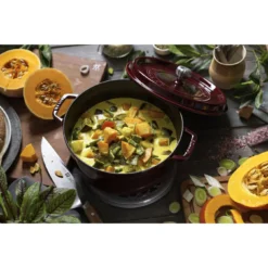 Staub Gietijzeren Braadpan 26 Cm / 5,25 L, Rond, Grenadine Rood -Kook Warm Verkoopwinkel 424422049