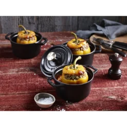 Staub Gietijzeren Braadpan 12 Cm / 400 Ml, Rond, Zwart 13 Staub Gietijzeren Braadpan 12 Cm / 400 Ml, Rond, Zwart -Kook Warm Verkoopwinkel 424422428