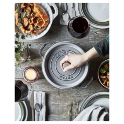 Staub Gietijzeren Braadpan 24 Cm / 3,8 L, Rond, Grafietgrijs -Kook Warm Verkoopwinkel 750030969