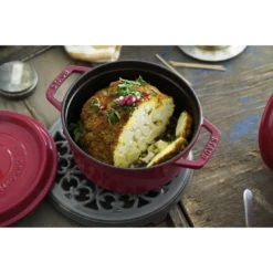 Staub Gietijzeren Braadpan 20 Cm / 2,2 L, Rond, Kersenrood -Kook Warm Verkoopwinkel 750032473